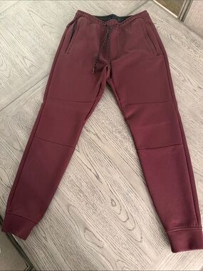 American Eagle Men's Burgundy Jogger Sweatpants - Drawstring Waist